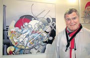 Maler und Bandleader Kurt Lauer vor einem seiner Werke. (Bild: Ernst Hunkeler)