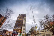 Am Kantonsspital St.Gallen stehen Visiere für das neue Kinderspital. (Bild: Urs Bucher)