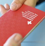 Wer den Schweizer Pass bekommt, sollen nicht mehr die Stimmbürger bestimmen. (Bild: Manuel Nagel)