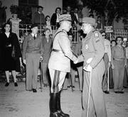 Entente cordiale: General Guisan (links) und der französische General Tassigny nach dem Krieg. (Bild: ky/Photopress)
