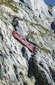Halsbrecherisch: Zahnrad- bahn Alpnachstad–Pilatus. (Bild: Weber Verlag)