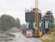 An der Werkstrasse in Rüthi wird schon lange kein Kies mehr aufbereitet. Nun wird die Anlage aus den 1950er-Jahren abgebrochen. Auf dem Werksgelände sind in den vergangenen Jahren einige Biotope entstanden, weitere sollen entstehen. (Bild: Kurt Latzer)