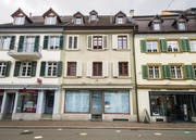 Die Visiere kennzeichnen das Bauvorhaben an der Freiestrasse 29. (Bild: Reto Martin (Reto Martin))