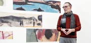 «Für mich der authentischste Teil seines Schaffens»: Roland Scotti vor Ausschnitten aus den Aquarellen und Gouachen Carl Walter Liners. Bild: Sabrina Stübi (Appenzell, 8. März 2018)