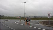 In der anderen Fahrrichtung kann nur noch jeweils ein Fahrzeug einfädeln. Eine grosse Fläche dient dem Schwerverkehr zum Abbiegen. (Bild: Angelina Donati)