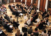 Das Orchester Vivace und das Jugendorchester Thurgau spielen unter der Leitung von Gabriel Estarellas Pascual. (Bild: Barbara Hettich)