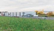 Die Mowag will die Hiag-Halle am Ermatinger Dorfeingang ab nächstem Frühling nutzen. (Bild: Donato Caspari)