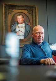Jean-Claude Biver in einem Besprechungszimmer am Hauptsitz von Hublot in Nyon: «Wir sind eine Marke, die auch für schlechte Zeiten geeignet ist.» (Bild: Dominik Wunderli)