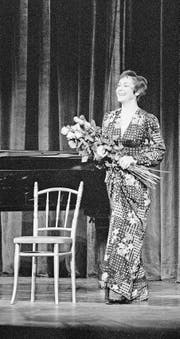 Die Sopranistin Edith Mathis erhält 1978 den Hans-Reinhart-Ring, die höchste Theaterauszeichnung der Schweiz. (Bild: Keystone (Zürich, 28. November 1978))