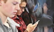 Eine App soll Informationen und Ergebnisse zu Abstimmungen liefern. (Bild: Christof Schuerpf/KEY)
