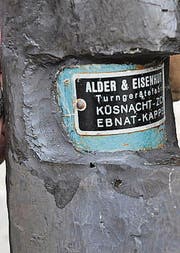 Die Plakette von Alder + Eisenhut ist sichtbar. (Bilder: Sabine Schmid)