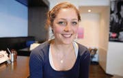 Elena Steinemann hat gut lachen: Sie gehört zu den besten Volleyball-Spielerinnen der Schweiz, obwohl dies nie so geplant war. (Bild: Nana do Carmo)