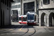 Die Trogener Bahn blieb am Montagnachmittag wegen eines Stromunterbruchs stehen. (Bild: Benjamin Manser (Symbolbild))