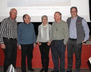 Vorstand in neuer Zusammensetzung (von links): Alex Pfiffner und Sepp Willi (bisher); Erika Schlumpf (neu), Hans Lutziger, neuer Präsident; David Wyss (neu). (Bild: Hans Hidber)