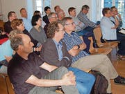 Mitglieder des Stadtparlaments im Kirchplatzschulhaus. (Bild: sk)