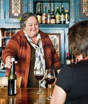 «Appenzeller Landesmutter»: Viele Besucher baten Wirtin Marlies Schoch um Rat. (Bild: mab)