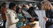 Diesen Frühling organisierte die Stadt Romanshorn einen Kurs mit Migranten zur richtigen Abfalltrennung. (Bild: Markus Bösch (24. März 2016))