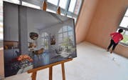 Neben Verkaufs- und Dienstleistungsflächen entstehen im Hamel Loftwohnungen. Viele Besucher nahmen einen Augenschein und studierten die Grundrisse. Einen Weitblick bietet die Dachterrasse. Im Bau ist der Bushof. (Bilder: Max Eichenberger)
