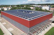 Die Photovoltaik-Anlage liefert auch Energie, wenn der Himmel bewölkt ist. Tageslicht reicht für die Stromproduktion aus. (Bild: PD)