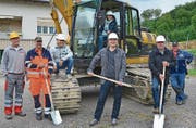 Strahlende Gesichter beim Spatenstich. (Bild: Margrith Pfister-Kübler)