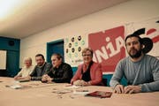 Rita Kägi (Gewerkschaftsbund), Namon Osmani (Syndicom), Stefan Brülisauer (Unia), SP-Nationalrätin sowie Gewerkschaftsbund-Präsidentin Edith Graf-Litscher und Felix Birchler (SEV). (Bild: Silvan Meile)
