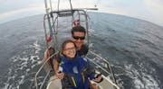 Maja Sanchez und Dominique Marxer haben bereits getestet, ob sie an Bord gut miteinander klarkommen. Hier in der Ostsee.
