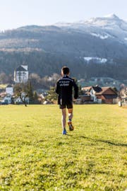 Rennt Deny Vetsch erst einmal los, sieht in seine Konkurrenz nur noch von hinten. (Bild: Mareycke Frehner)