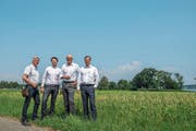 Auf dem geplanten Baufeld für das Reka-Feriendorf: Ernst Zülle, Fabian Munz, Andreas Netzle und Roger Seifritz. (Bilder: Thi My Lien Nguyen)