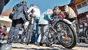 An der Velobörse herrscht jeweils Grossandrang. (Bild: Max Eichenberger)