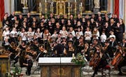 Der Kinderchor und die Kantorei St. Georg aus Kaltbrunn singen, begleitet vom Jungen Kammerorchester Ostschweiz. (Bild: PD)