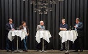 Ein SRF-Mann unter SVP-Politikern: Urs Martin, Hermann Lei, Andrea Vonlanthen, Reto Scherrer und Roland Eberle. (Bild: Reto Martin)
