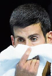 Sie stehen stellvertretend für die überbelastete Tenniselite: Novak Djokovic (links) ist nach seiner Verletzungspause wieder zurück im Geschäft, Andy Murray muss auf die Australien Open verzichten. (Bilder: AP/EPA)