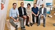 Michael Eberli (Präsident FDP, Vorstandsmitglied Marketing Buchs), Andreas Morf (IG Buchs Innovativ), Katrin Frick (Präsidentin Marketing Buchs), Daniel Marti (Vizepräsident FDP) und Herbert Bokstaller (Präsident Wirtschaft Buchs) präsentierten Ideen und Vorstellungen über eine künftige Ausrichtung des Buchser Stadtmarketings. (Bild: Heini Schwendener)