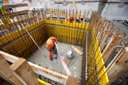 Während der Motor der Bauwirtschaft immer noch rund läuft, bleiben die Sorgen der Detailhändler. (Bild: SALVATORE DI NOLFI (KEYSTONE))