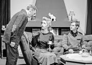 Bertolt Specker als Arthur Putnam, Vanessa Kobelt als Holly Adams, Sepp Gähwiler jun. als Simon Putnam (von links) im Theaterstück «Mörderische Phantasien». (Bild: Markus Plat)