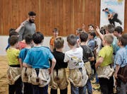 «Wie bringe ich den Gegner auf den Rücken?» Antworten auf diese Frage brachte Eidgenosse Michael Bless. (Bild: PD)