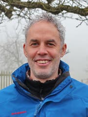 Raphael Lüchinger, Regionalförster Waldregion St.Gallen, koordiniert die Arbeiten im Mühlebachtobel. (Bild: pd)