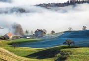 Die Zahl der Landwirte, die in der Schweiz einen Hof suchen, ist viel höher als das Angebot. (Bild: Patrick B. Krämer/Keystone)