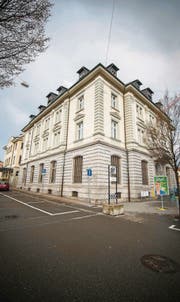 Das ehemalige Postgebäude am Romanshorner Bahnhofplatz steht teilweise leer. (Bilder: Reto Martin)