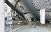 Bild des Schreckens: Beim Einsturz der Turnhalle ging St.Gallen nur knapp an einer Katastrophe vorbei. (Bild: Archiv/Hanspeter Schiess)