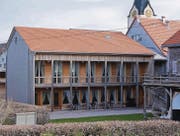 Auf diesem Dachteil des evangelischen Kirchgemeindehauses soll schon bald die Photovoltaikanlage installiert werden. (Bilder: Martin Brunner)