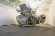 Die weisse Betonwolke im Schweizer Pavillon «Incidental Space» an der Architektur-Biennale in Venedig. (Bild: pd)