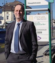 Oswald Petersen auf dem Kreuzlinger Boulevard: Hier soll mehr eingekauft werden, findet der Deutsche. (Bild: Nana do Carmo)