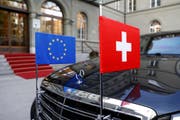 Eine Limousine wartet während des Schweiz-Besuchs von EU-Kommissionspräsident Jean-Claude Juncker. (Bild: PETER KLAUNZER (KEYSTONE, 23. November))