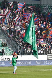 Schon im Stadion war die Stimmung am 15. März geladen. Nach dem Match kam es zu Ausschreitungen zwischen FCB-Fans und der Polizei. (Bild: GIAN EHRENZELLER (KEYSTONE))
