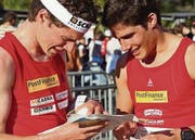 Gemeinsame Lagebesprechung: Daniel und Martin Hubmann. (Bild: Urs Huwyler)