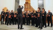 Roland Kuratli leitet den Gemischten Chor Friltschen am Konzert in Schönholzerswilen. (Bild: Rudolf Steiner)