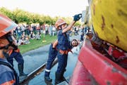 Jugendfeuerwehr repariert lecken Tank (Bild: Donato Caspari)