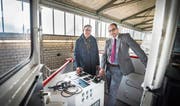Geschäftsführer Remo Rey und Verwaltungsratspräsident Roger Forrer auf einer Nock der MS Schaffhausen. (Bild: Andrea Stalder)