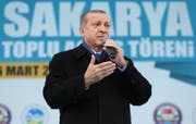 Erdogan bei einer Rede im Westen der Türkei. (Bild: KAYHAN OZER (AP Pool Presidential Press Service))